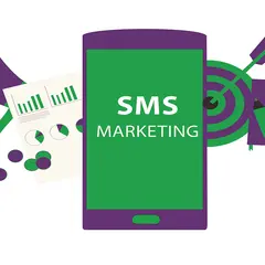 Smartphone con testo "SMS MARKETING", megafono, grafici, bersaglio con freccia e agenda.