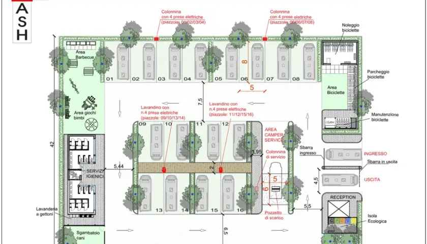 Planimetria di un'area camper con piazzole, servizi igienici, area giochi, barbecue, noleggio biciclette e reception. Le strutture ricettive di mero supporto sono ben integrate nel progetto.